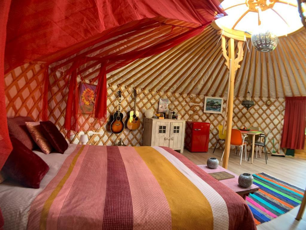 Overnachten In Een Luxe Yurt! Zonnemaire Zewnętrze zdjęcie